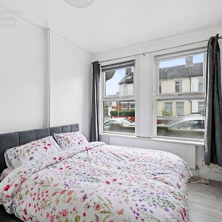 Cosy Tottenham Apartment Sleeps 4 London Exteriör bild